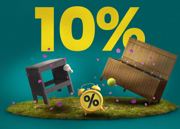 Banner che mostra due contenitori da esterno, un tappeto, dell'erba e una sveglia gialla con la scritta gialla “10%”.