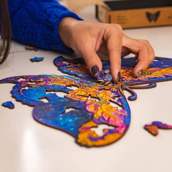 UNIDRAGON Puzzle in Legno 199 pz Intergalaxy Butterfly Medio 32x23 cm