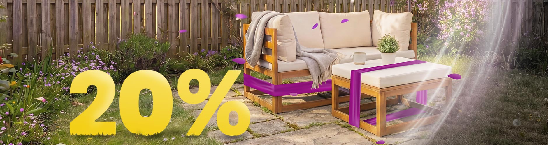 Divano da giardino in legno con cuscini beige e tavolino sotto ombrellone su patio soleggiato, circondato da fiori e recinzione, con banner promozione primavera 20%.